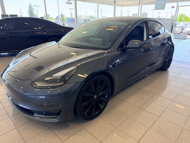 Tesla Model 3 Vehicle Full-screen Gallery Image 03