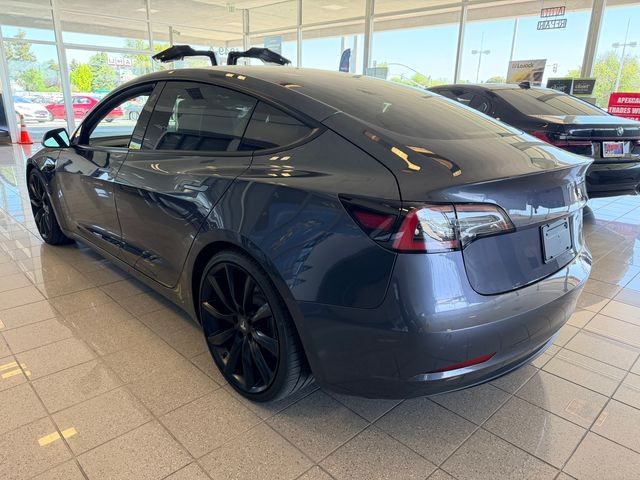 Tesla Model 3 Vehicle Full-screen Gallery Image 04