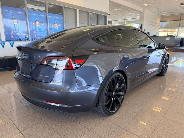 Tesla Model 3 Vehicle Full-screen Gallery Image 06