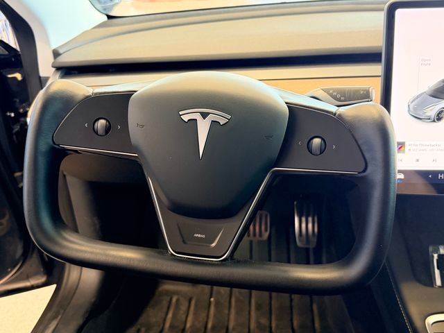 Tesla Model 3 Vehicle Full-screen Gallery Image 15