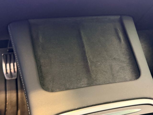 Tesla Model 3 Vehicle Full-screen Gallery Image 16