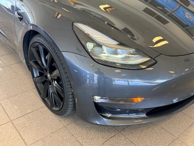 Tesla Model 3 Vehicle Full-screen Gallery Image 19