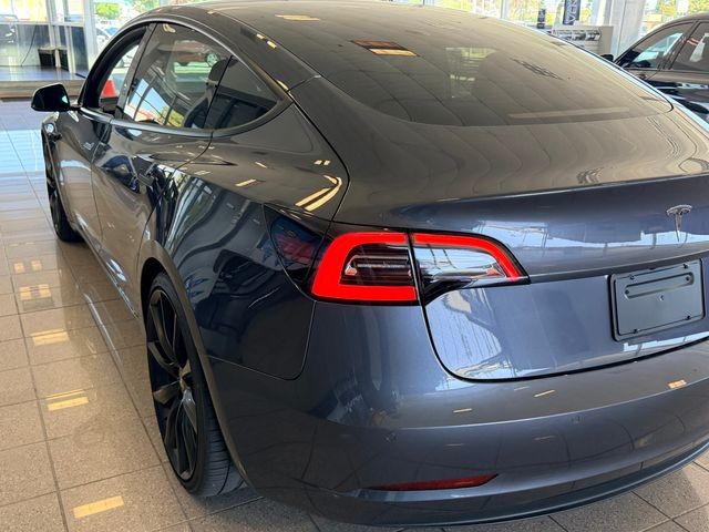 Tesla Model 3 Vehicle Full-screen Gallery Image 22