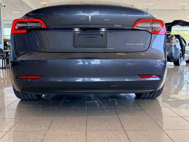 Tesla Model 3 Vehicle Full-screen Gallery Image 28