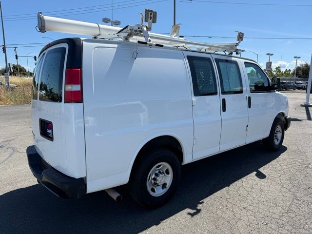 Chevrolet Express Cargo Van Vehicle Full-screen Gallery Image 03