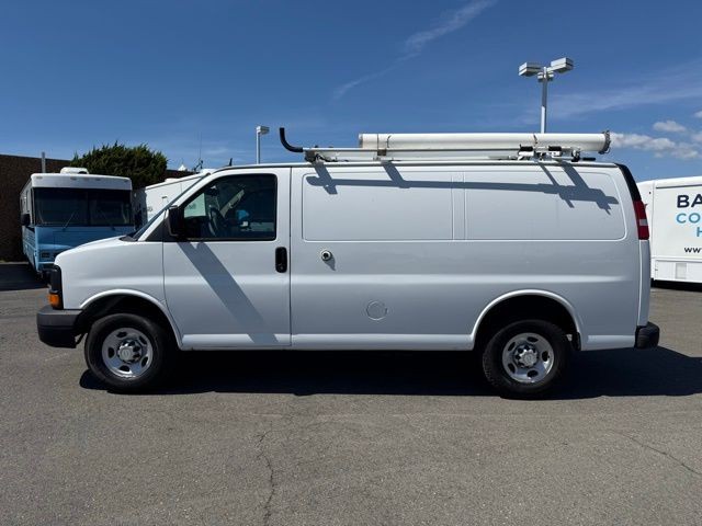 Chevrolet Express Cargo Van Vehicle Full-screen Gallery Image 06
