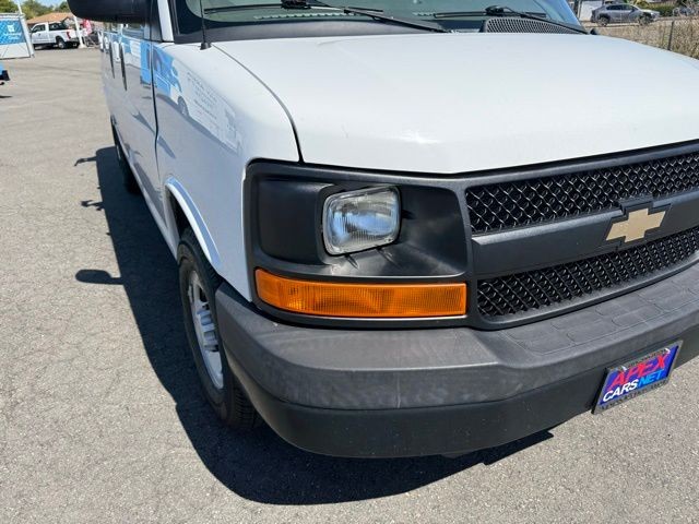 Chevrolet Express Cargo Van Vehicle Full-screen Gallery Image 09