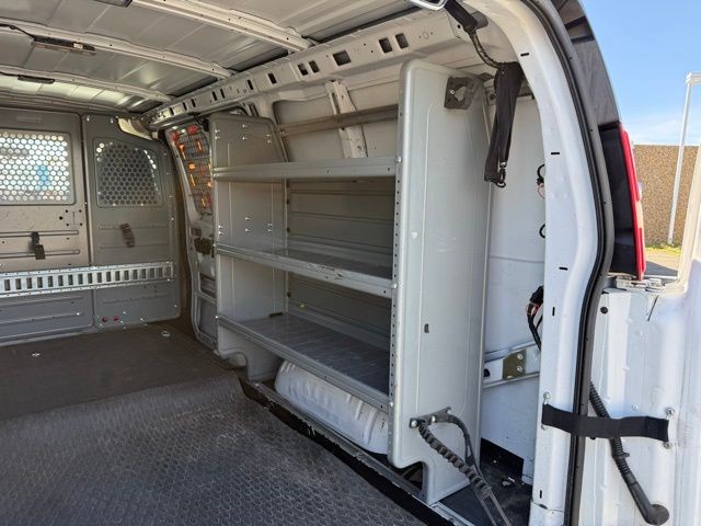 Chevrolet Express Cargo Van Vehicle Full-screen Gallery Image 20
