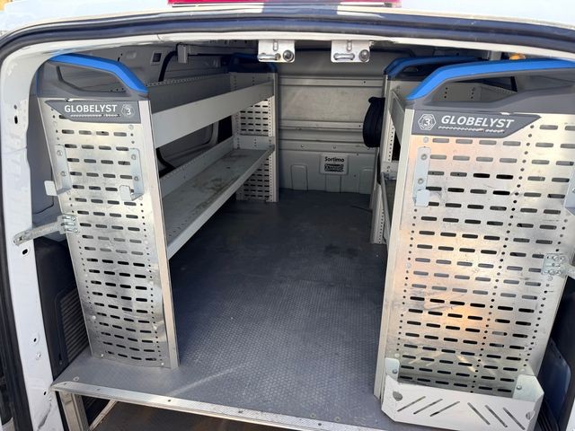 Ford Transit Connect Vehicle Full-screen Gallery Image 03