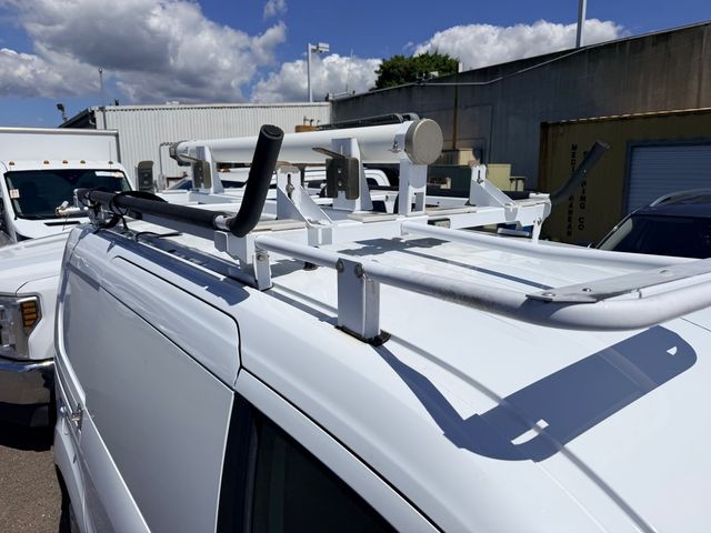 Ford Transit Connect Vehicle Full-screen Gallery Image 05