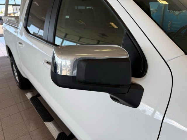 Chevrolet Silverado 1500 Vehicle Full-screen Gallery Image 11