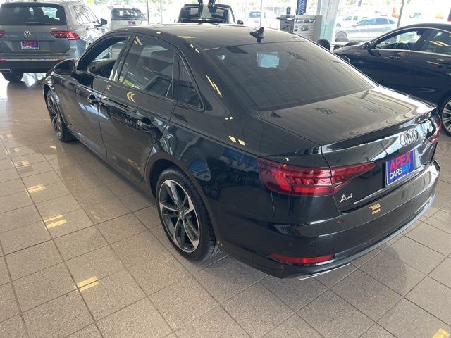 Audi A4 Vehicle Full-screen Gallery Image 10