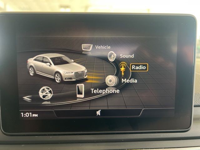 Audi A4 Vehicle Full-screen Gallery Image 24