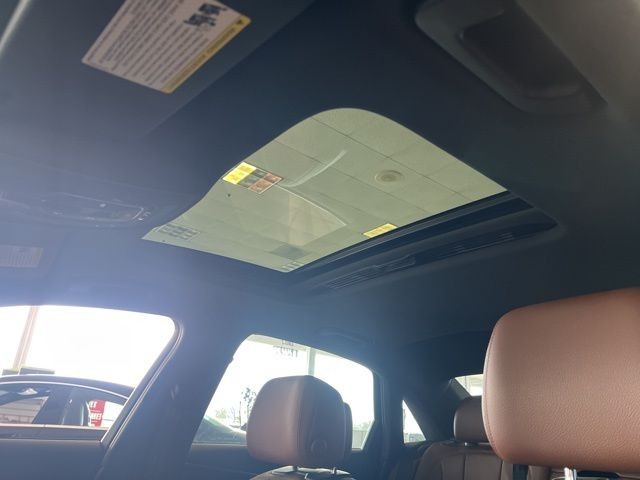 Audi A4 Vehicle Full-screen Gallery Image 30
