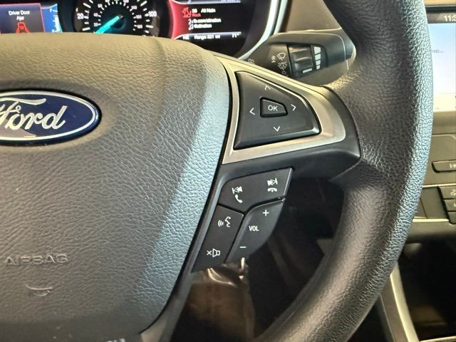 Ford Fusion Hybrid Vehicle Full-screen Gallery Image 17