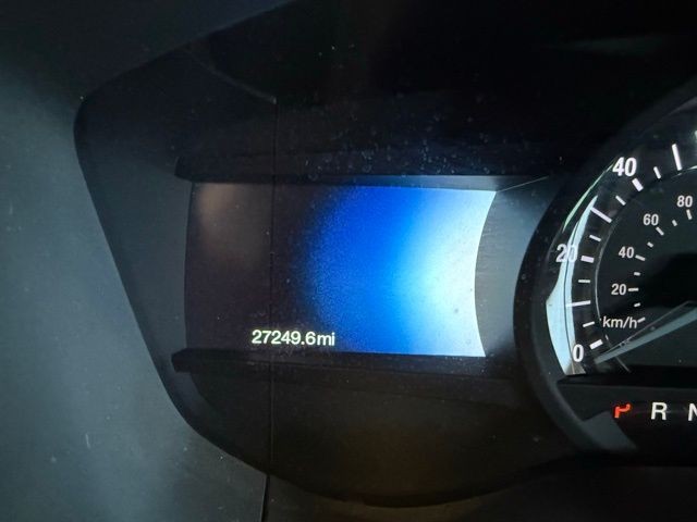 Ford Fusion Hybrid Vehicle Full-screen Gallery Image 12