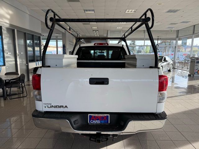 Toyota Tundra 2WD Vehicle Full-screen Gallery Image 04