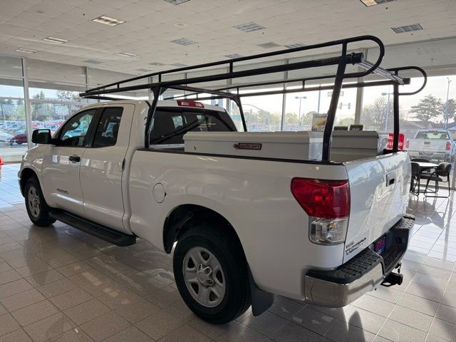 Toyota Tundra 2WD Vehicle Full-screen Gallery Image 05