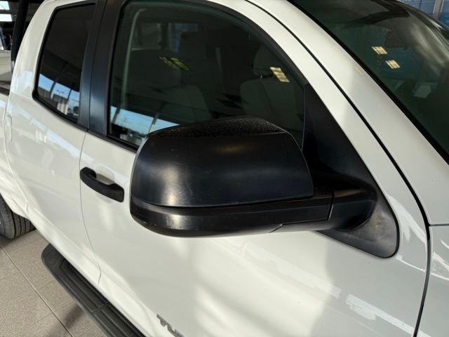Toyota Tundra 2WD Vehicle Full-screen Gallery Image 11