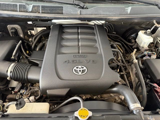 Toyota Tundra 2WD Vehicle Full-screen Gallery Image 25