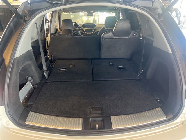 Acura MDX Vehicle Full-screen Gallery Image 18