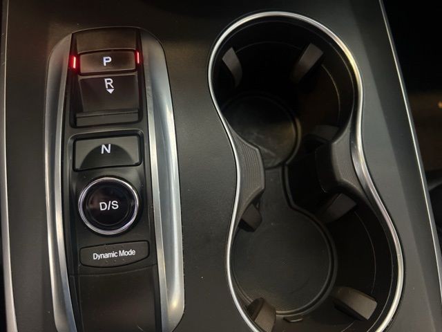 Acura MDX Vehicle Full-screen Gallery Image 29