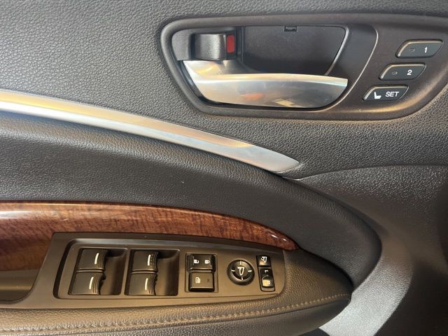 Acura MDX Vehicle Full-screen Gallery Image 32