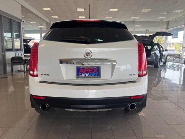Cadillac SRX Vehicle Full-screen Gallery Image 07