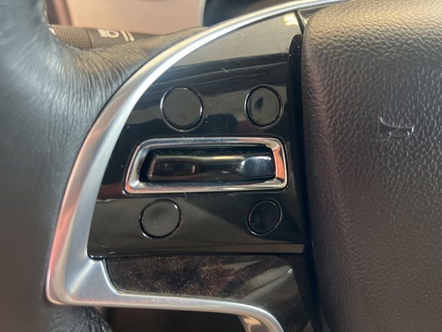 Cadillac SRX Vehicle Full-screen Gallery Image 21
