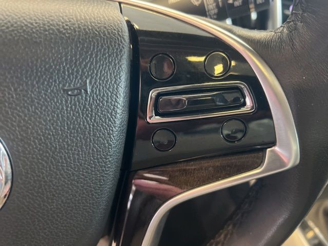 Cadillac SRX Vehicle Full-screen Gallery Image 22