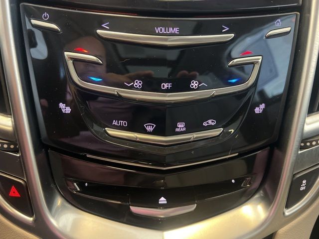 Cadillac SRX Vehicle Full-screen Gallery Image 27