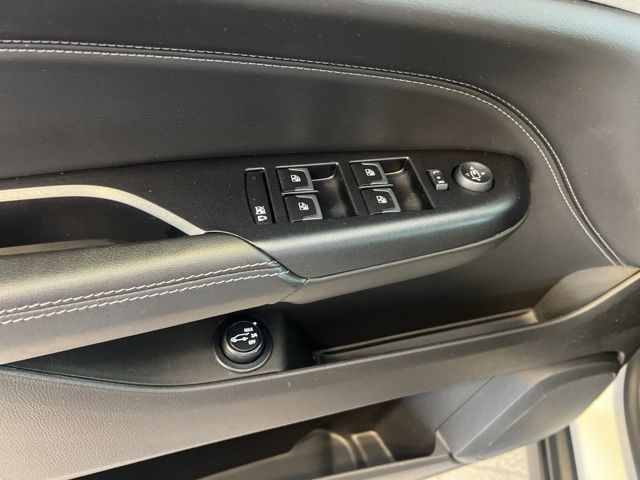 Cadillac SRX Vehicle Full-screen Gallery Image 33