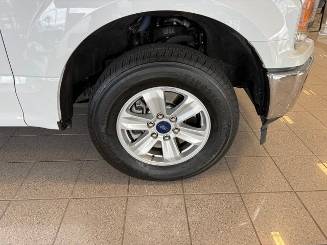 Ford F-150 Vehicle Full-screen Gallery Image 10