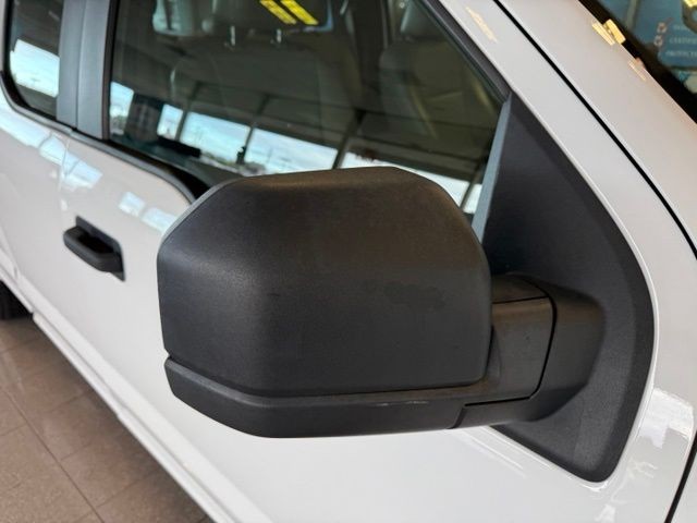 Ford F-150 Vehicle Full-screen Gallery Image 11