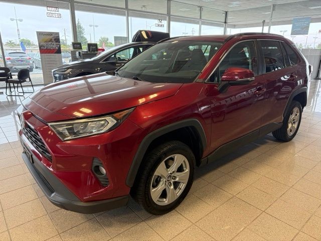 Toyota RAV4 Vehicle Full-screen Gallery Image 06