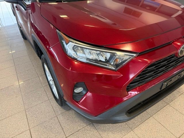 Toyota RAV4 Vehicle Full-screen Gallery Image 08