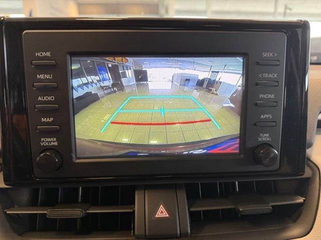 Toyota RAV4 Vehicle Full-screen Gallery Image 15