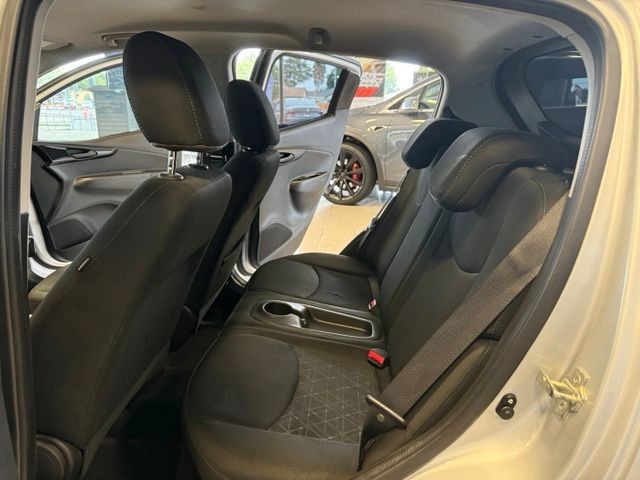 Chevrolet Spark Vehicle Full-screen Gallery Image 21