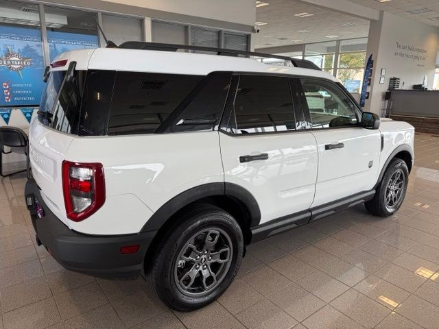 Ford Bronco Sport Vehicle Full-screen Gallery Image 03