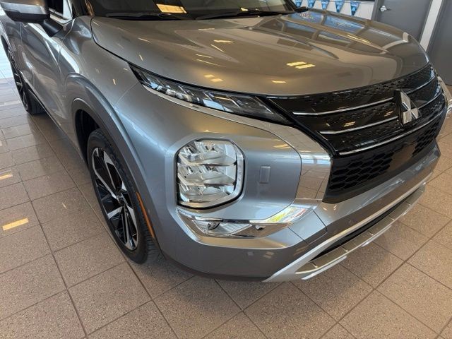Mitsubishi Outlander Vehicle Full-screen Gallery Image 08