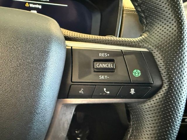 Mitsubishi Outlander Vehicle Full-screen Gallery Image 15