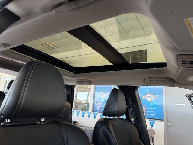 Mitsubishi Outlander Vehicle Full-screen Gallery Image 25