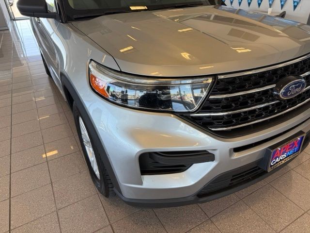 Ford Explorer Vehicle Full-screen Gallery Image 08