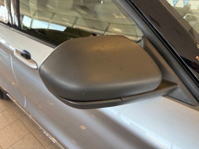 Ford Explorer Vehicle Full-screen Gallery Image 11