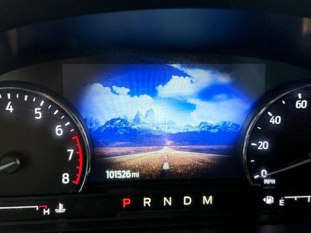 Ford Explorer Vehicle Full-screen Gallery Image 12
