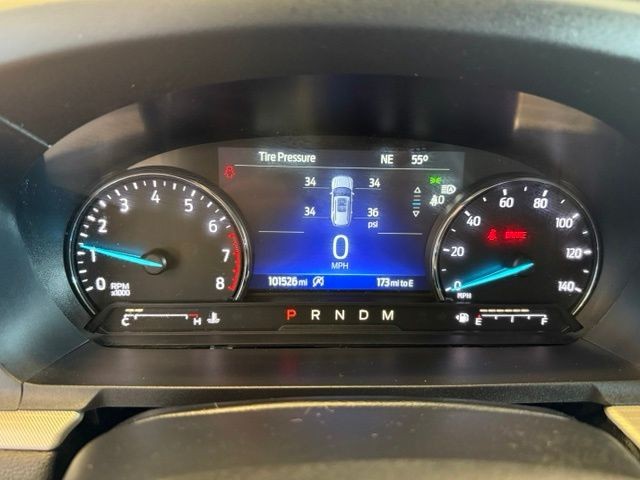 Ford Explorer Vehicle Full-screen Gallery Image 13