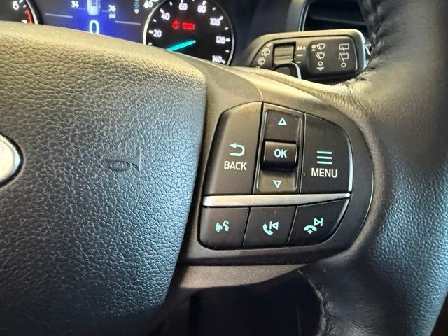 Ford Explorer Vehicle Full-screen Gallery Image 17