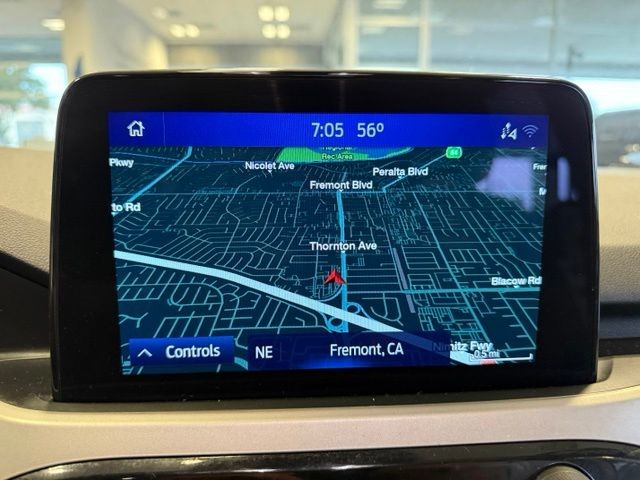 Ford Escape Vehicle Full-screen Gallery Image 14
