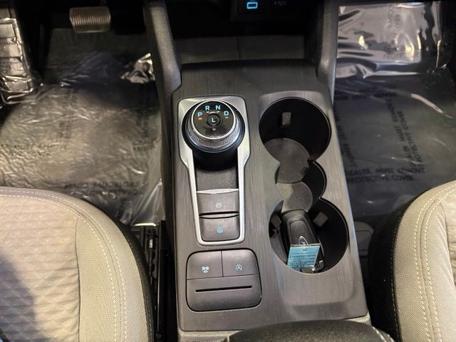 Ford Escape Vehicle Full-screen Gallery Image 17