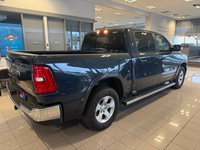 Ram 1500 Vehicle Full-screen Gallery Image 02